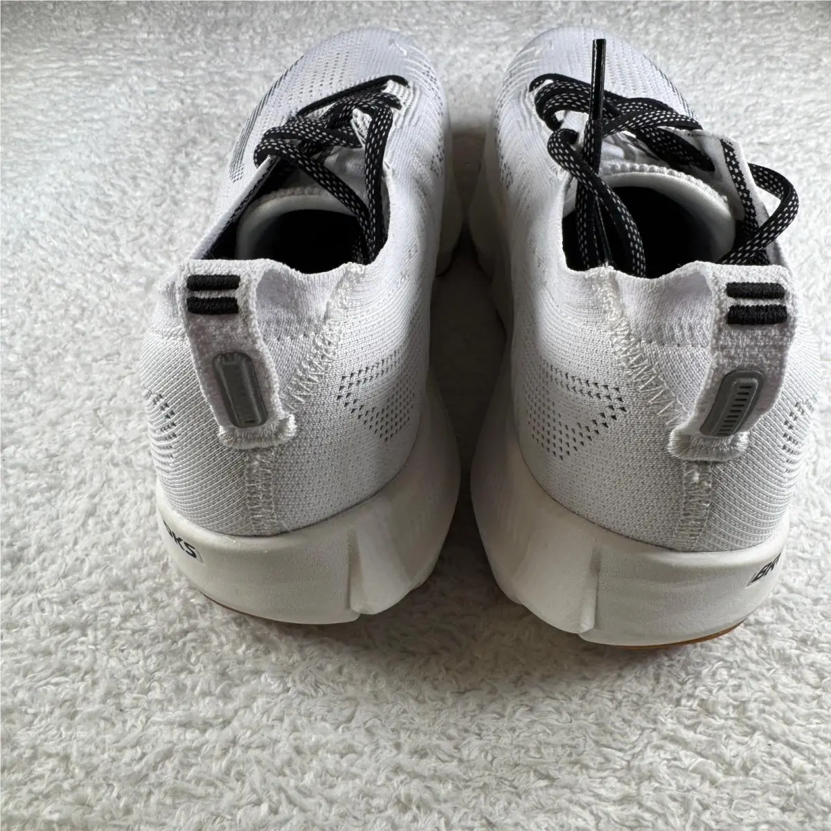 Brooks shoes - White 1