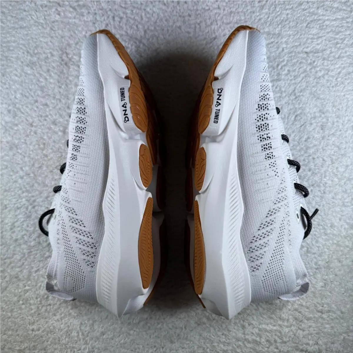 Brooks shoes - White 3