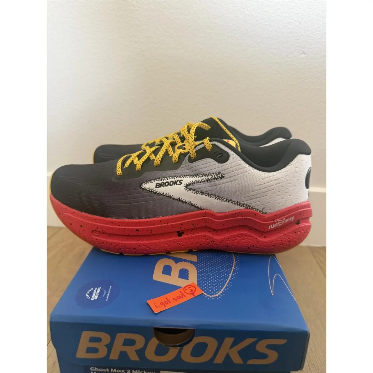 Brooks shoes - Brooks Ghost Max - Ghost Max - 110506-2E-695 - Red (UPC: 195394709841) 0