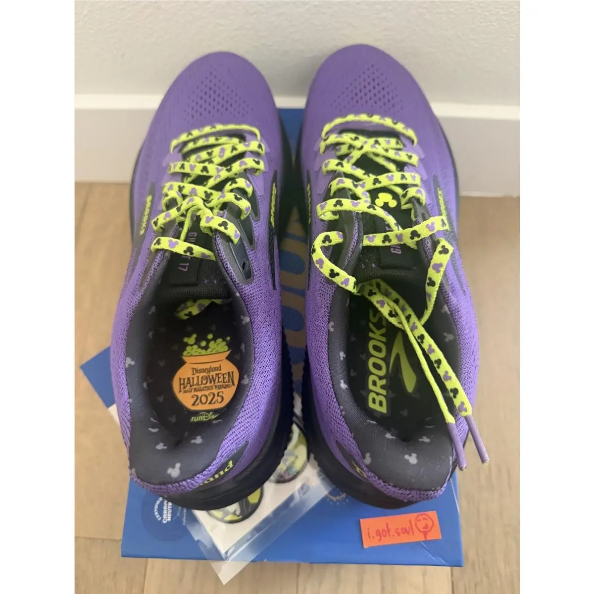 Brooks shoes - Brooks Ghost 17 runDisney Halloween - 110521-1D-582 - Purple (UPC: 195394797954) 1