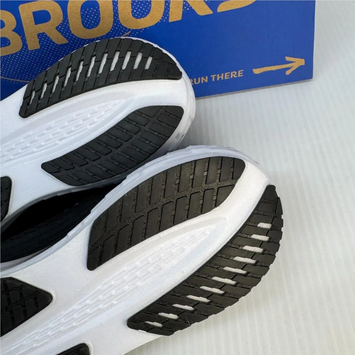 Brooks shoes - Brooks Women`s Launch 12 - Launch - 1203371B286 - Black 7