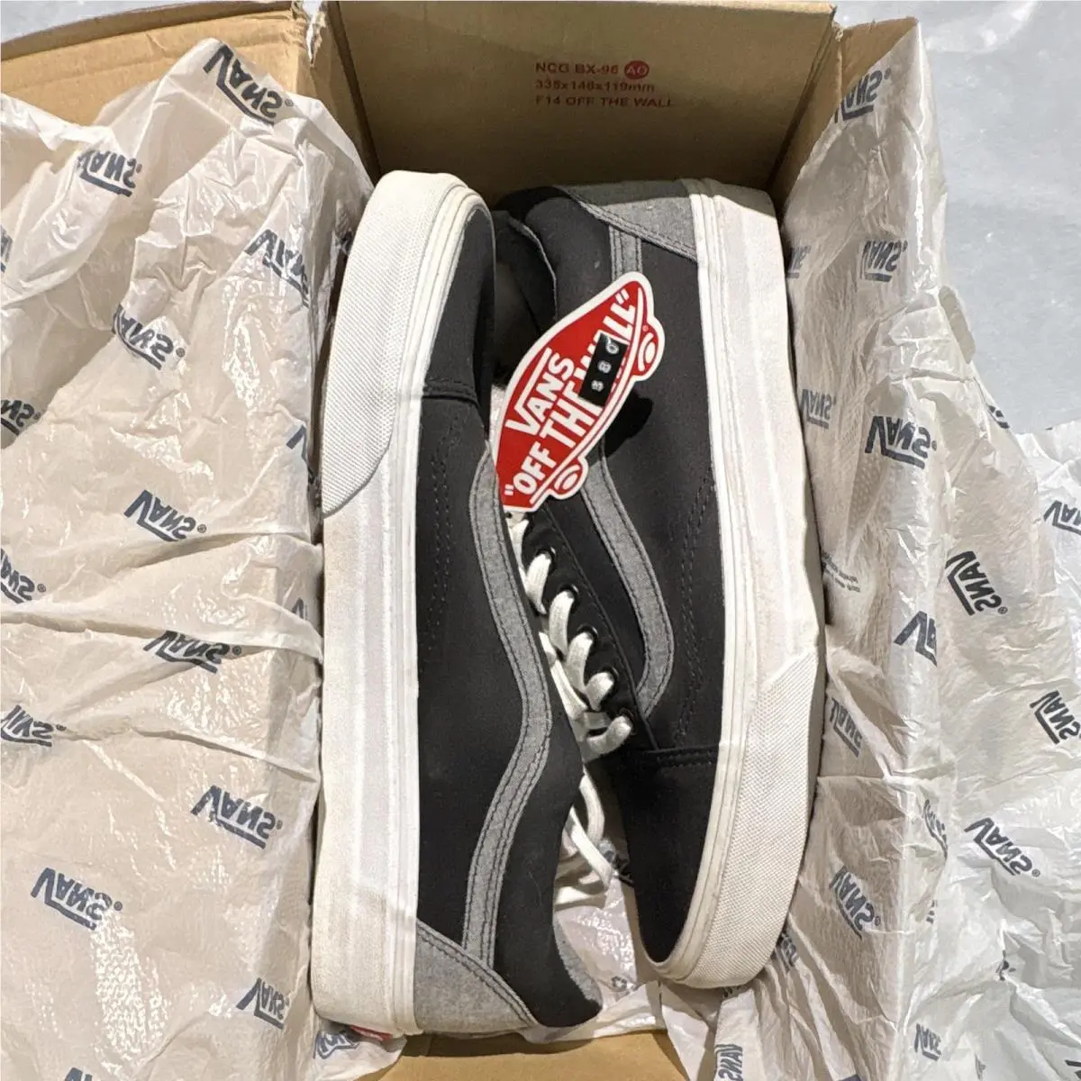 Old Skool Black/gray Men`s Lace-up Low Top Sneakers Style Code VN-0ZDFNF4 by Vans