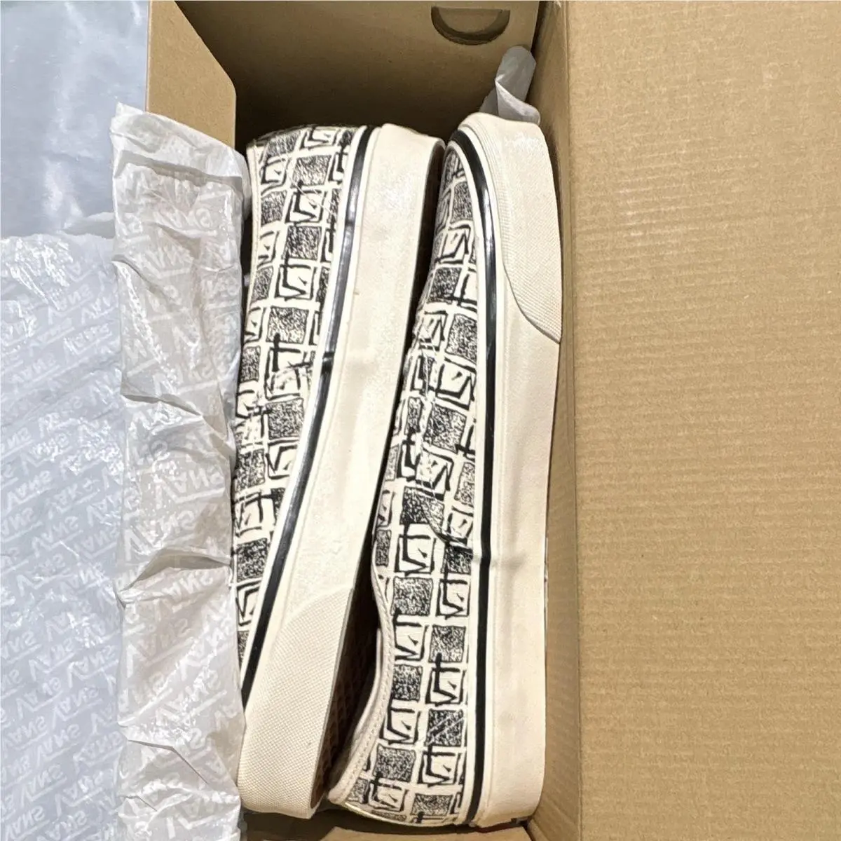 Authentic 44 DX Anaheim Factory OG White/black Men`s Low Top VN0A38ENU6D by Vans