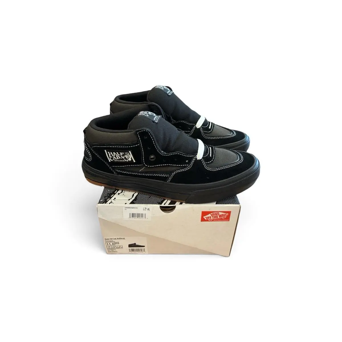 7373  Skate Half Cab Wafflecup VN000D9ZKOU Black Asphalt Men’s Size 11 by Vans
