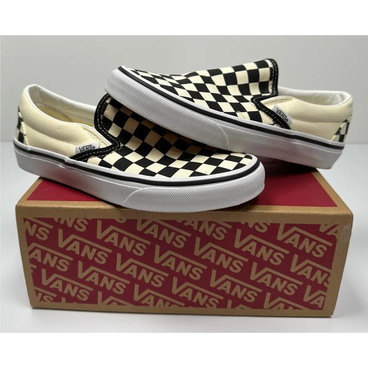 Unisex Classic Slip-on Shoes Checkerboard Black/white Size M4.5 W6 01S by Vans