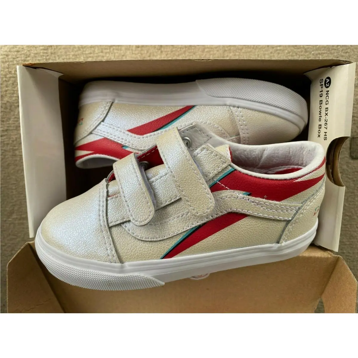 Vans shoes - Vans David Bowie Aladdin Sane - White 0