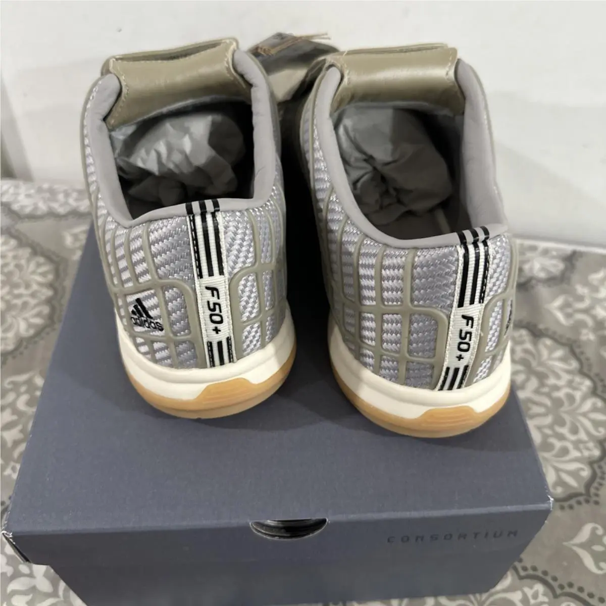 Adidas shoes - adidas Originals - Originals - JR2206 - Silver/Granite/cream white 8