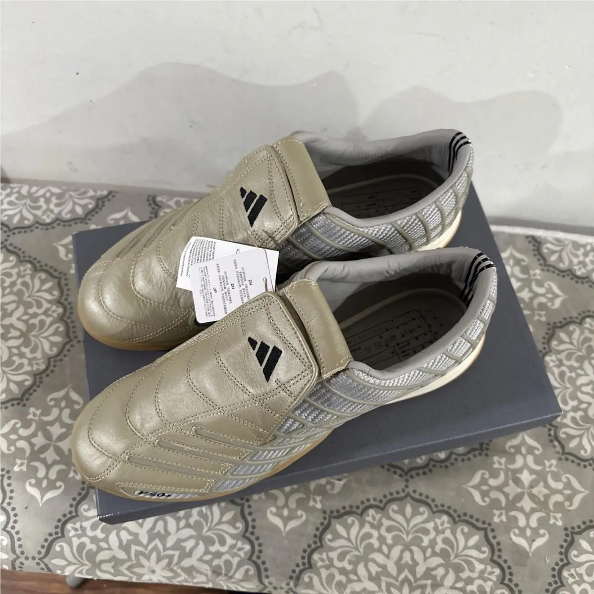 Adidas shoes - adidas Originals - Originals - JR2206 - Silver/Granite/cream white 7