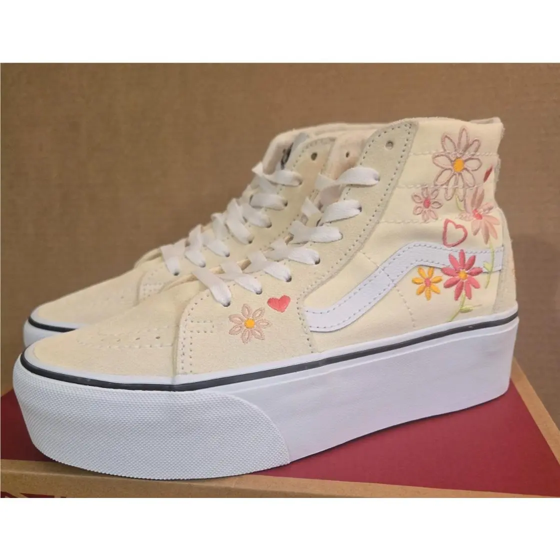 Sk8-Hi Tapered Stackform Embroidery Classic 7.5 Women VN00CN5FRL by Vans