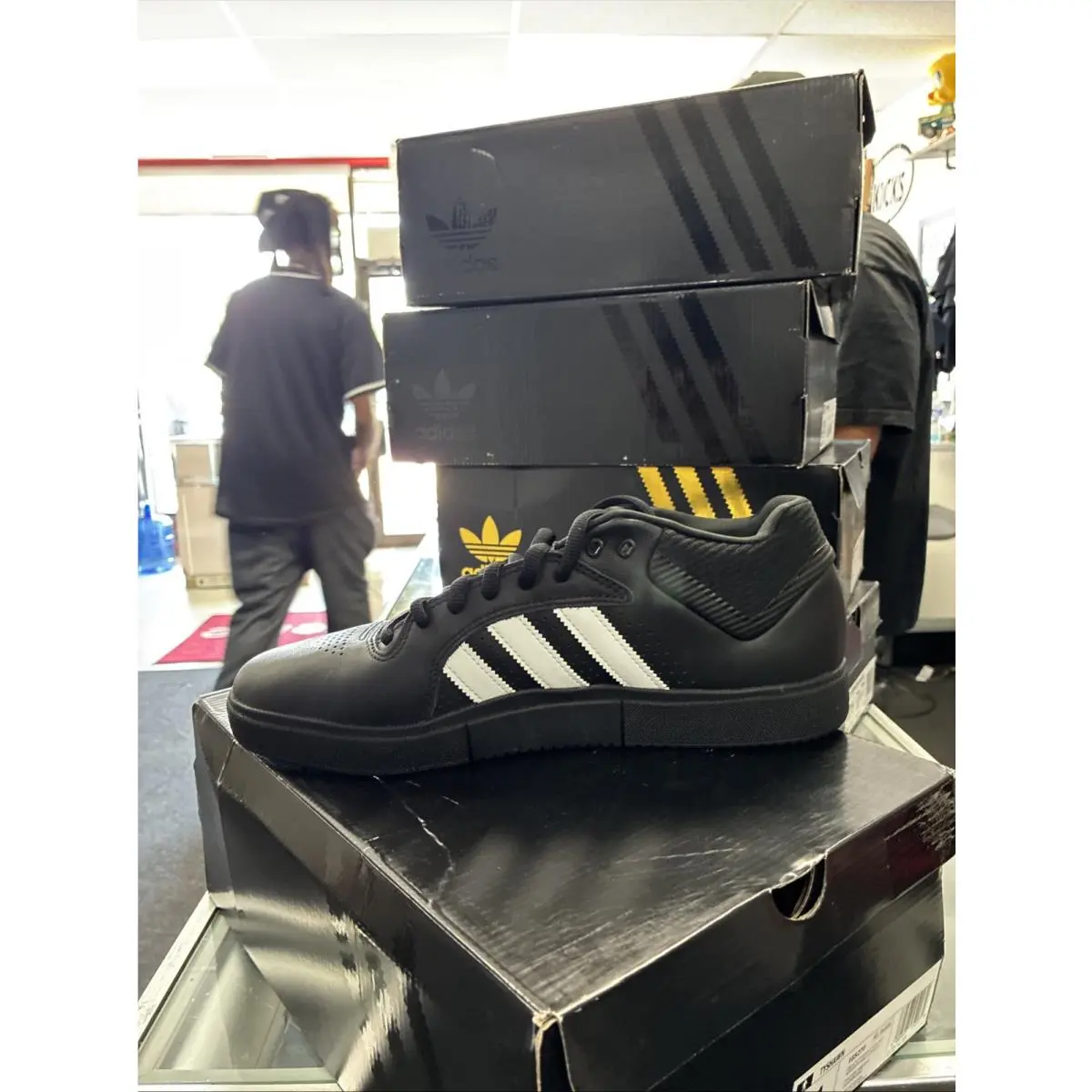 Adidas shoes - adidas Tyshawn - Tyshawn - IG5270 - Black 11