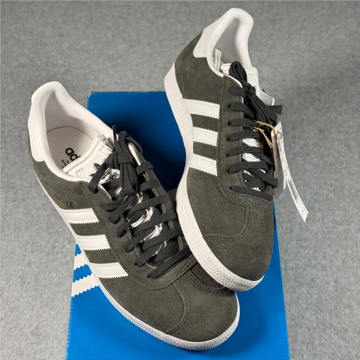 Adidas Originals Gazelle Mens 8.5 Dark Grey White Suede Sneakers BB5480