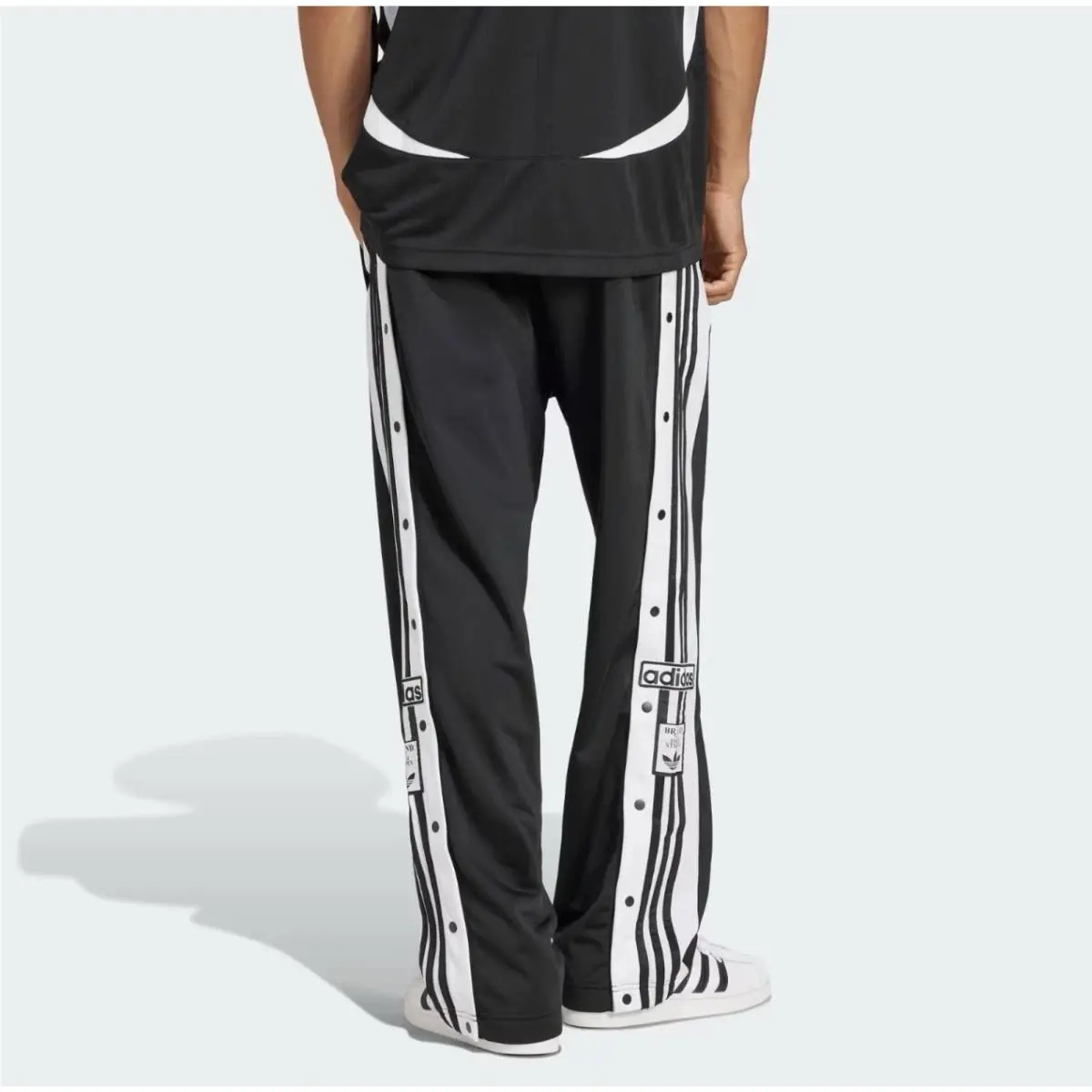 Adidas clothing - adidas Originals - Originals - JP3760 - Black 3