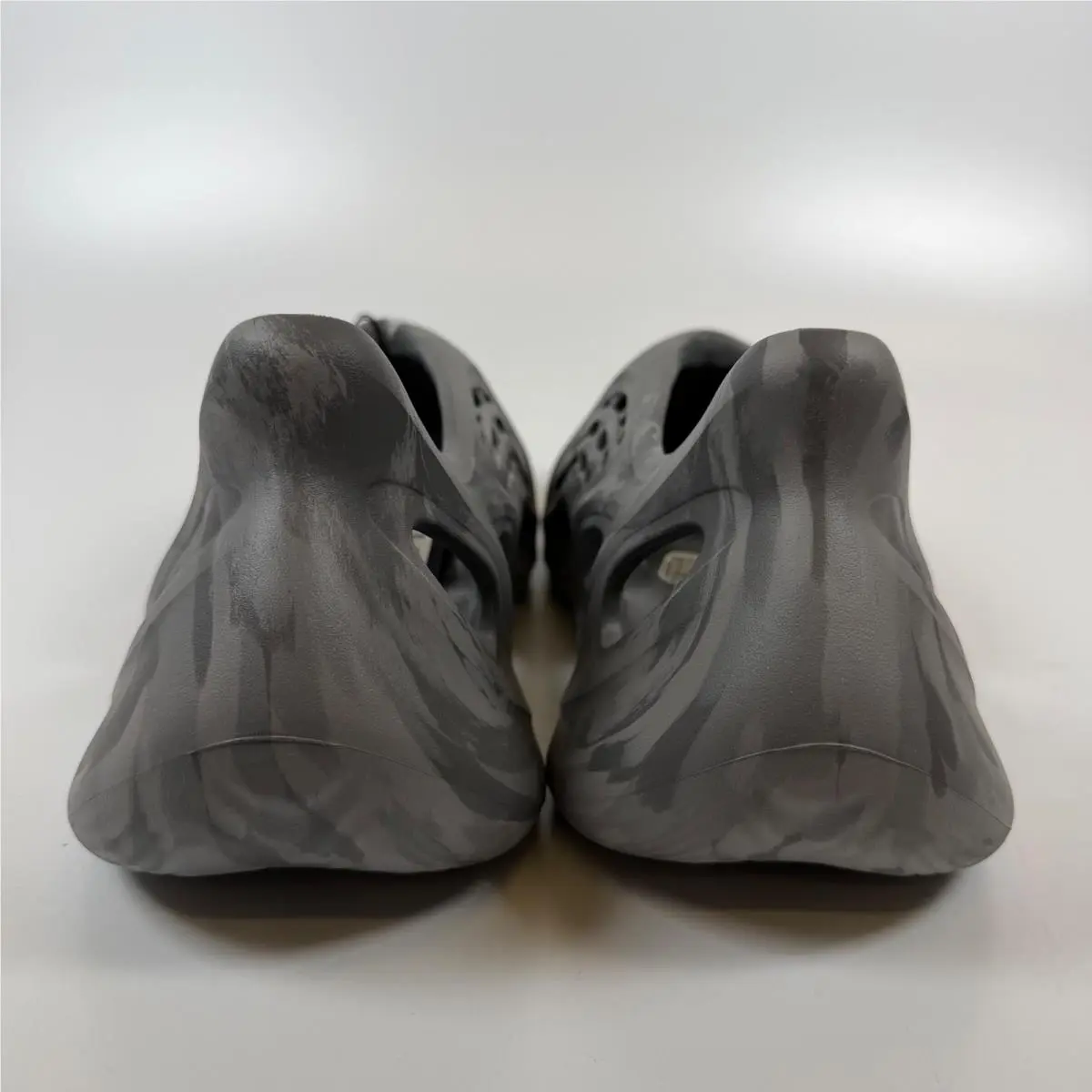 Adidas shoes - adidas Yeezy Foam RNR MX Granite - Gray 3
