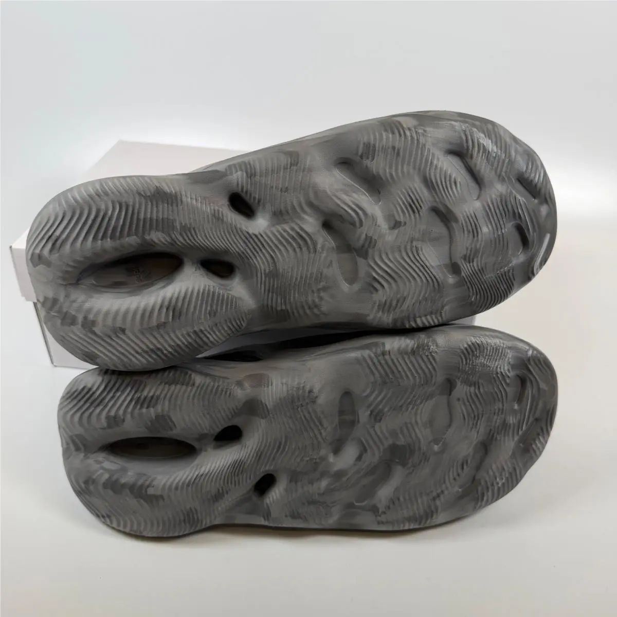 Adidas shoes - adidas Yeezy Foam RNR MX Granite - Gray 4