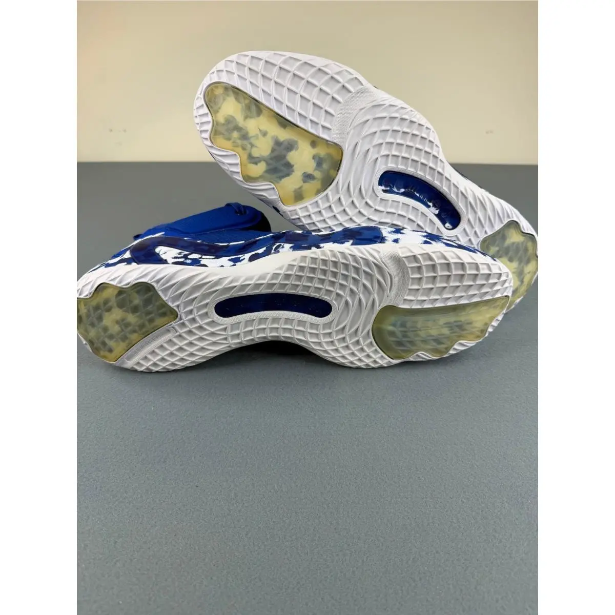 Adidas shoes - D.O.N. Issue 3 - Issue - Blue 2
