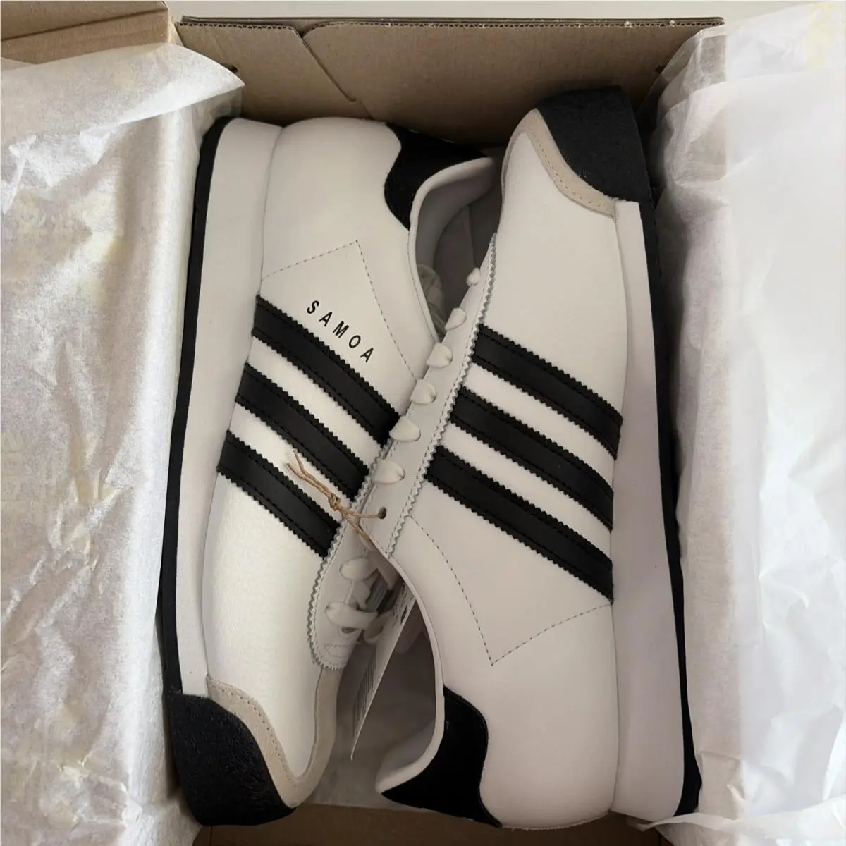 Samoa Men’s Shoes Size 8.5 by Adidas