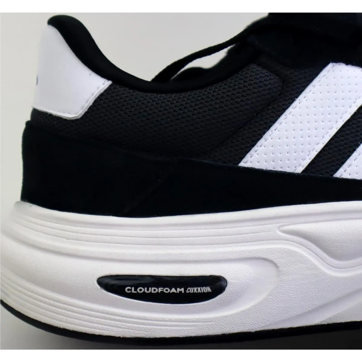 Adidas shoes - Carbon / Cloud White / Core Black 17