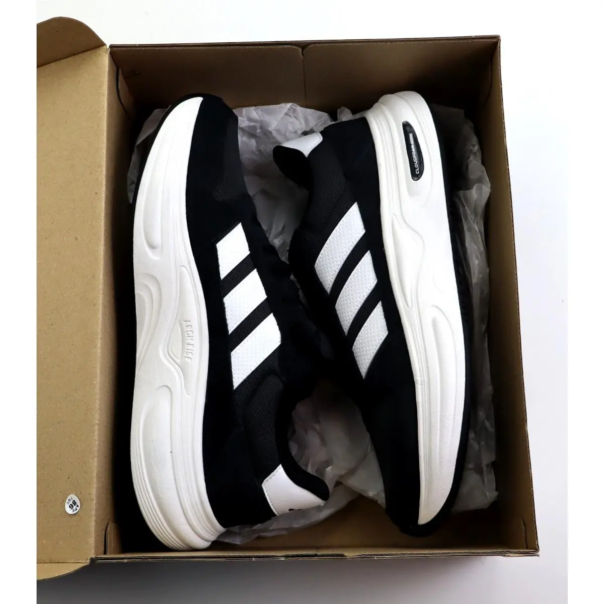 Adidas shoes - Carbon / Cloud White / Core Black 0