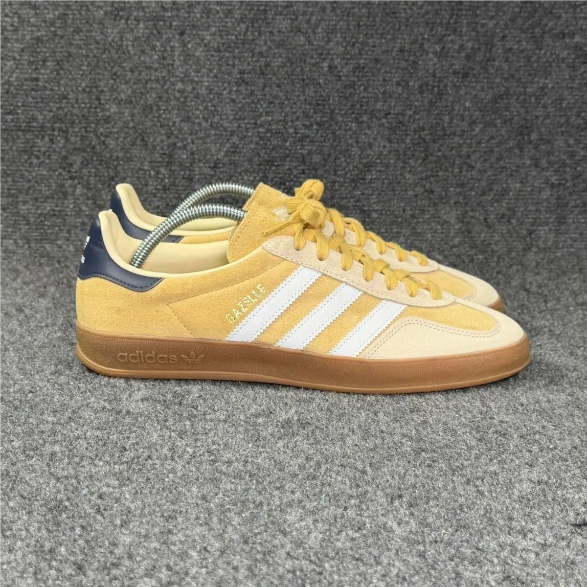 Gazelle Indoor Shoes Men`s 9.5 Oat Cloud White Shadow Navy Retro Athletic by Adidas