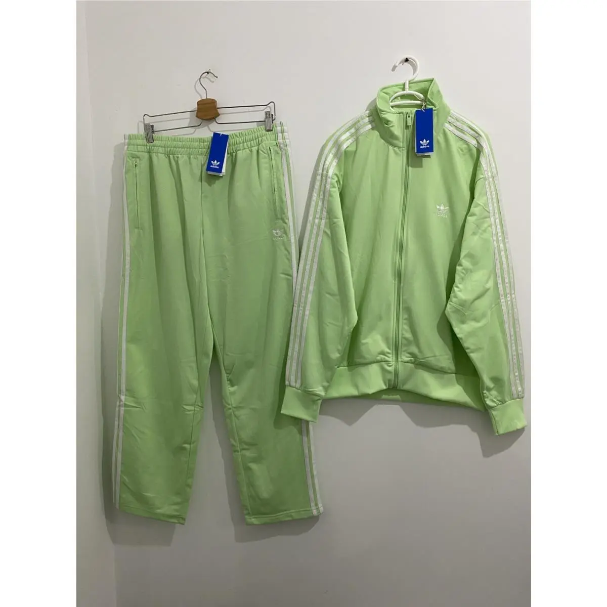 Adidas clothing - Semi Green Spark White 0