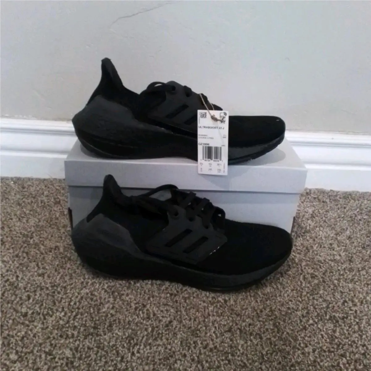 Size 6 Youth Unisex  Ultraboost 22 J Black Lace Up Low Top Athletic Shoes by Adidas