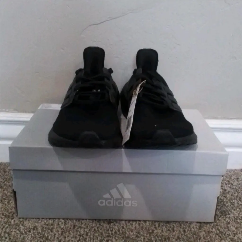 Adidas shoes - Adidas	Ultraboost 22 J - Black 2