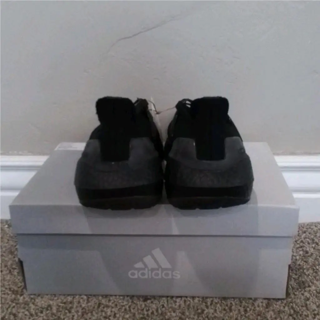 Adidas shoes - Adidas	Ultraboost 22 J - Black 3