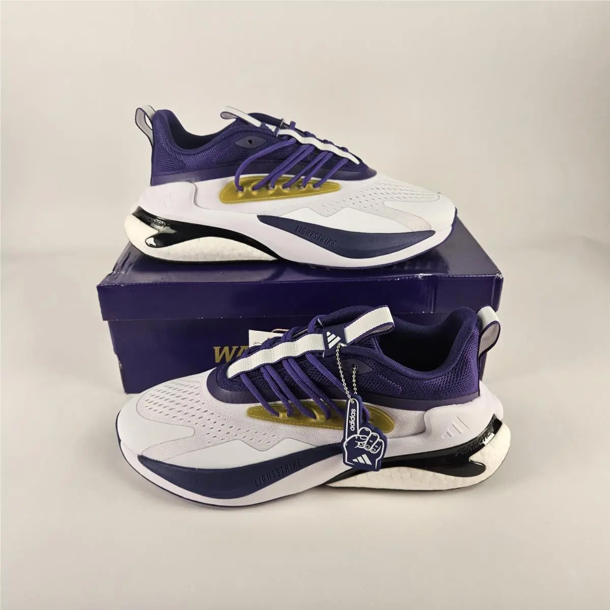 Alphaboost V2 Ncaa Washington Huskies Purple Gold Men Size 9.5 by Adidas