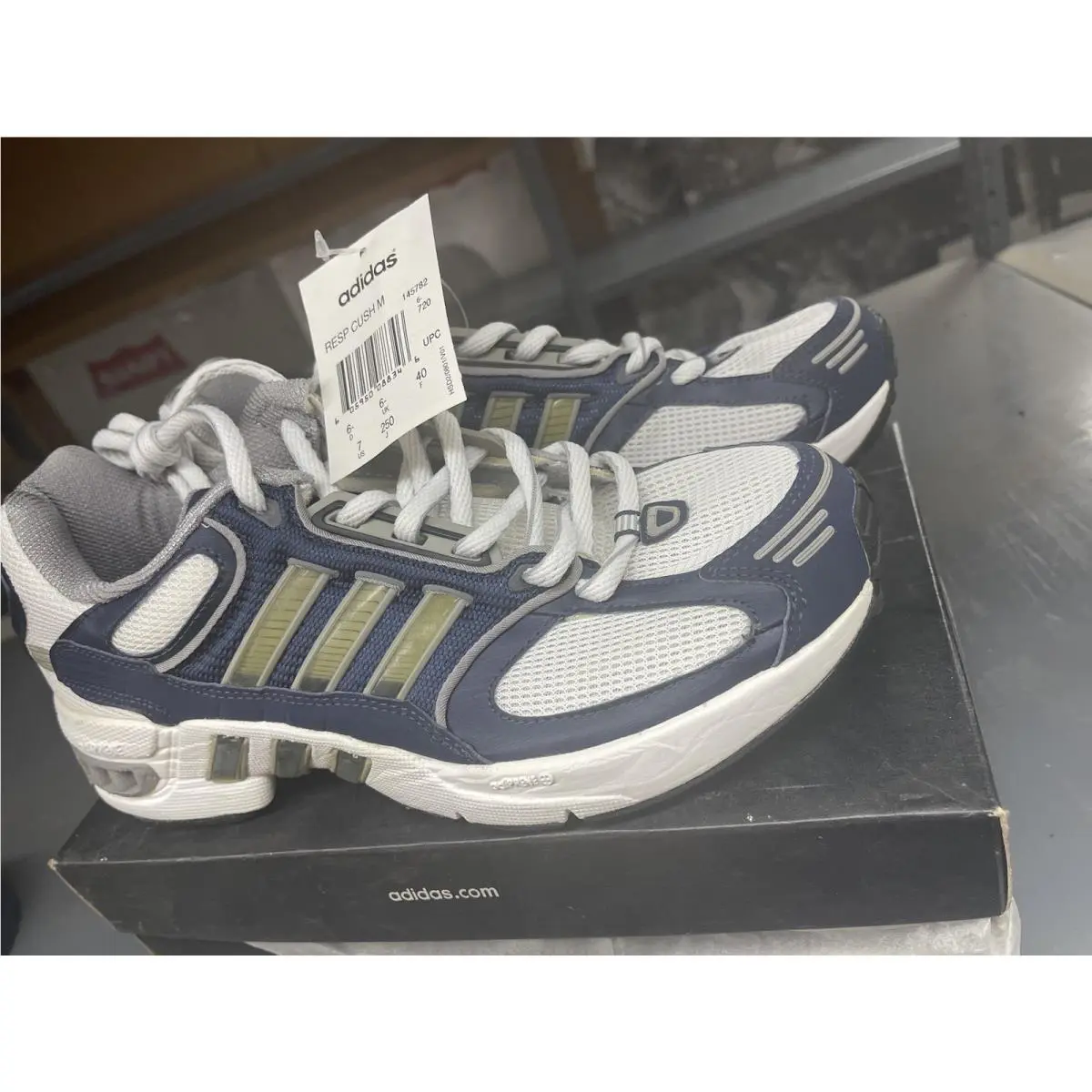 Vintage  Response White Yellow Blue Cushion 2003 Mens Shoes 7 by Adidas