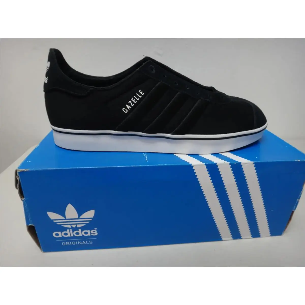 Adidas Gazelle Rst Men US 10 Black Suede Originals G66378 Low Top Sneaker