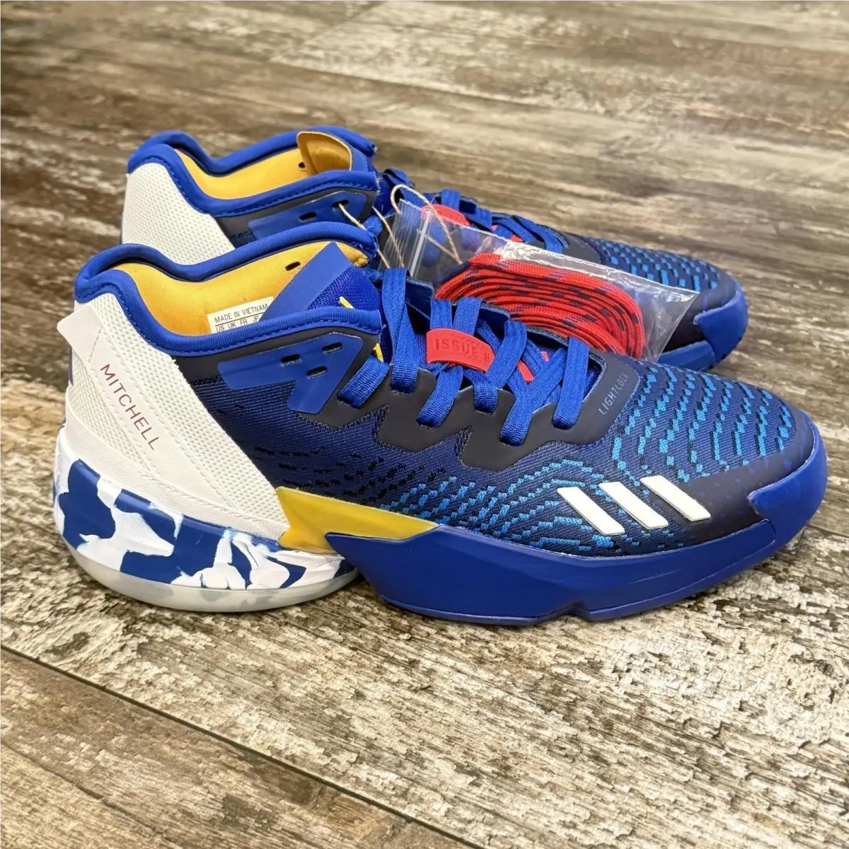 Adidas shoes - adidas D.O.N. Issue #4 - Issue - Blue 5