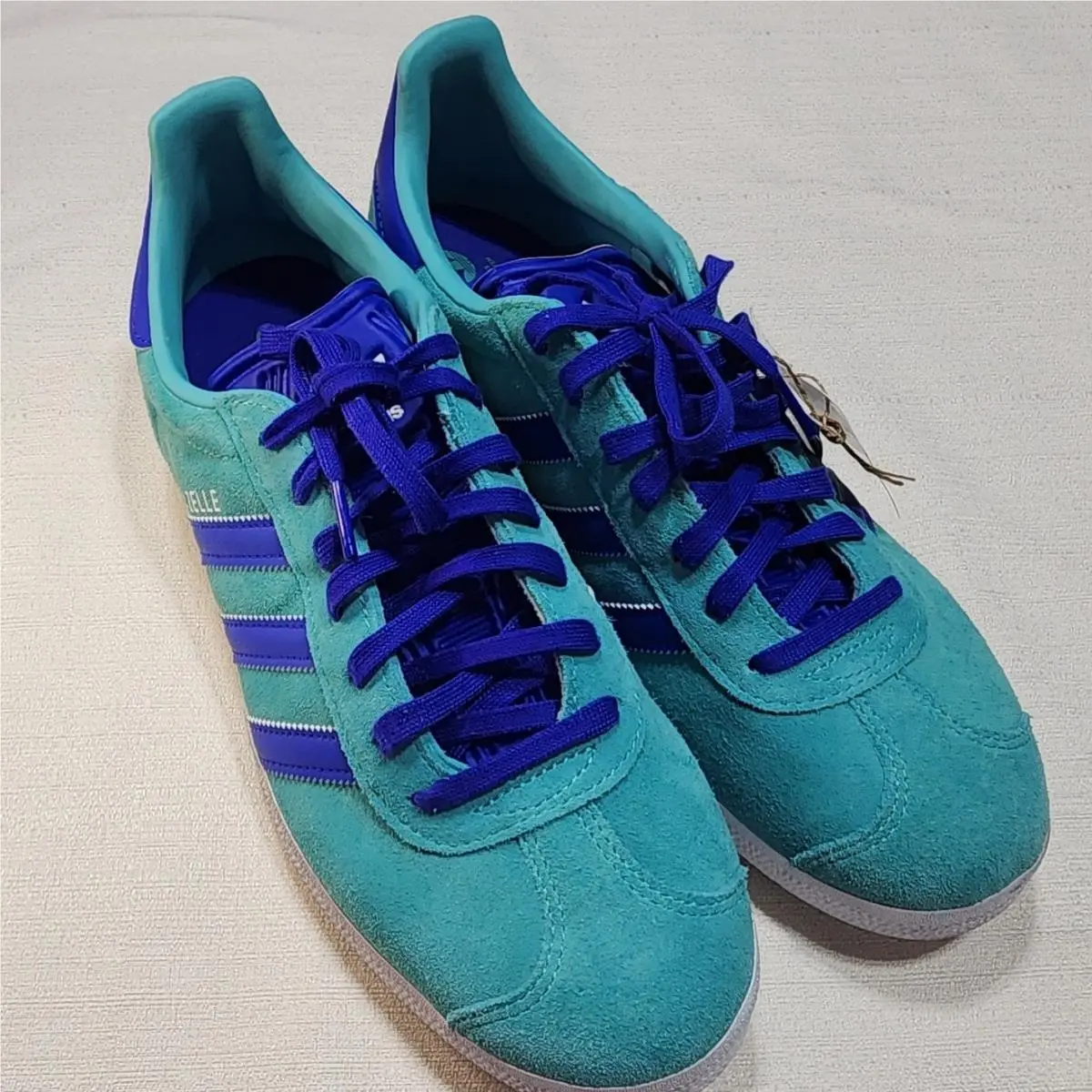 Gazelle Sounders Fc Men`s Size 10 Shoe by Adidas
