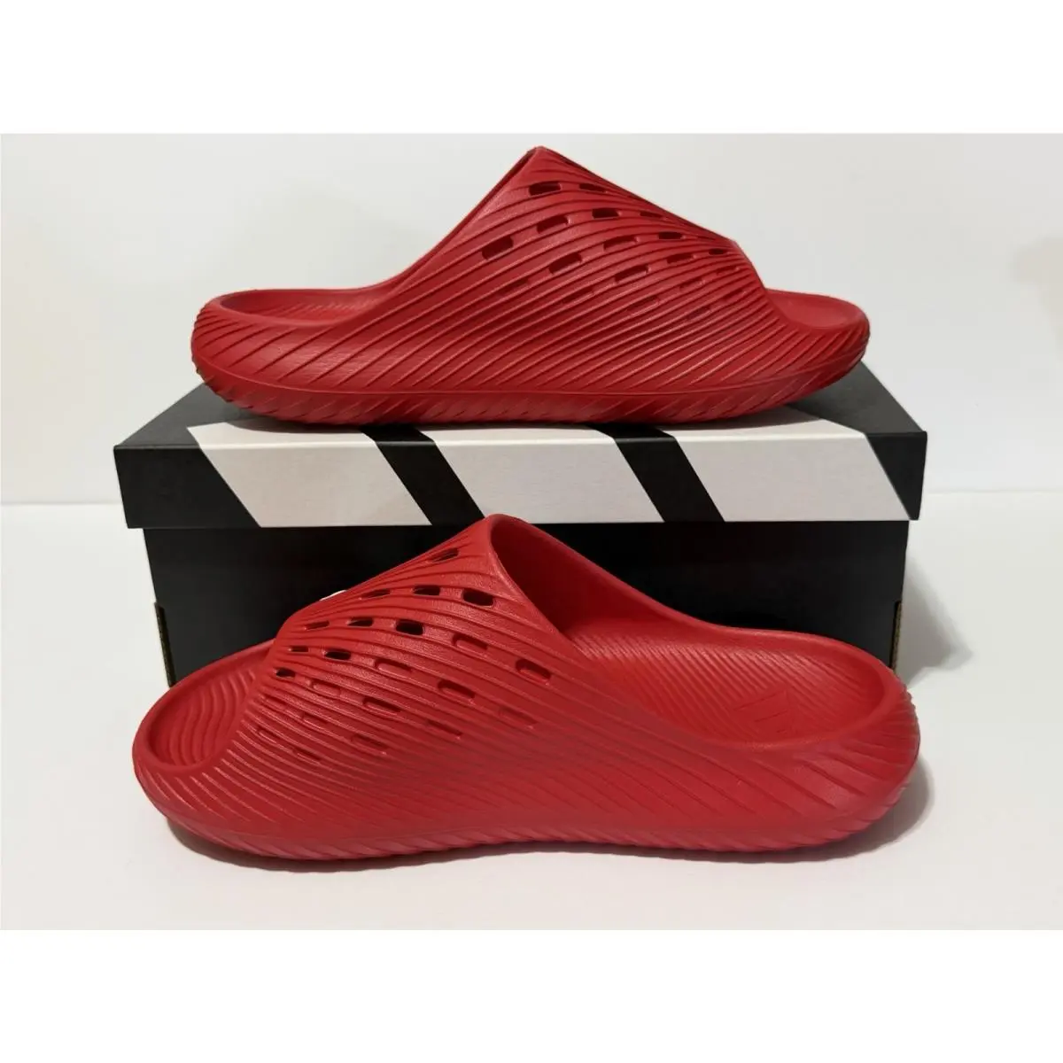 Adidas shoes - SE - Kl0063 - Red/white (UPC: 0198330856432) 0