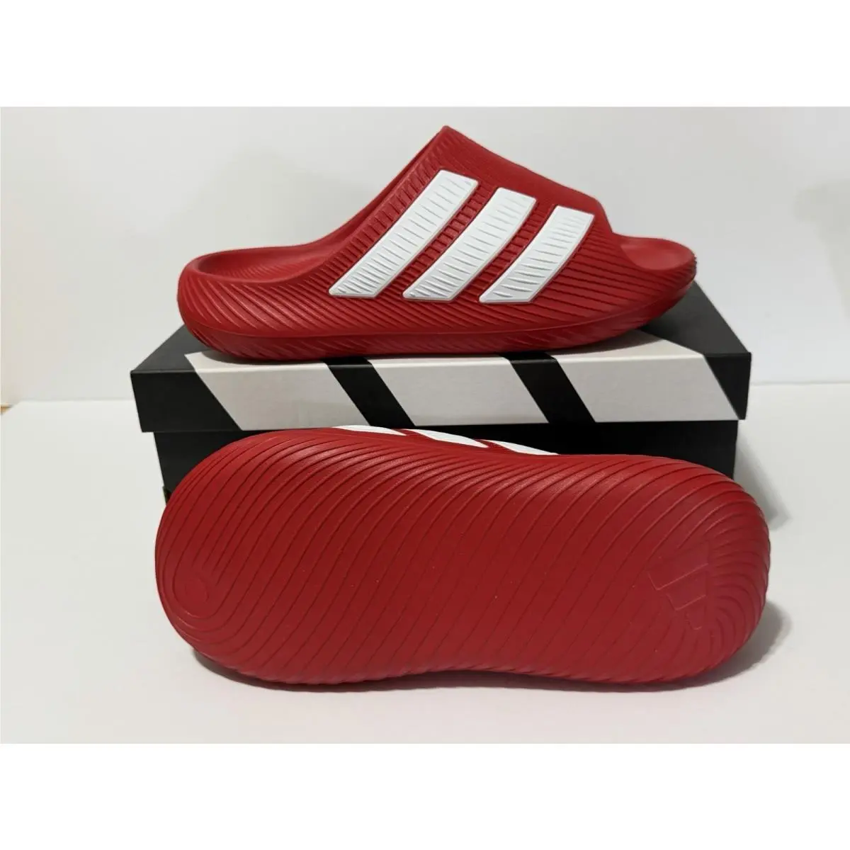 Adidas shoes - SE - Kl0063 - Red/white (UPC: 0198330856432) 3