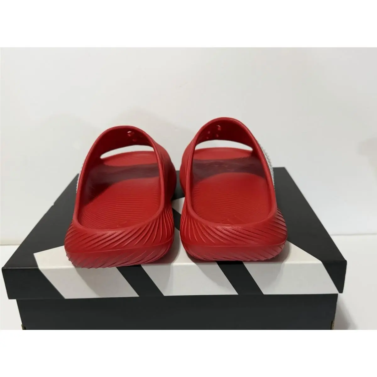 Adidas shoes - SE - Kl0063 - Red/white (UPC: 0198330856432) 2