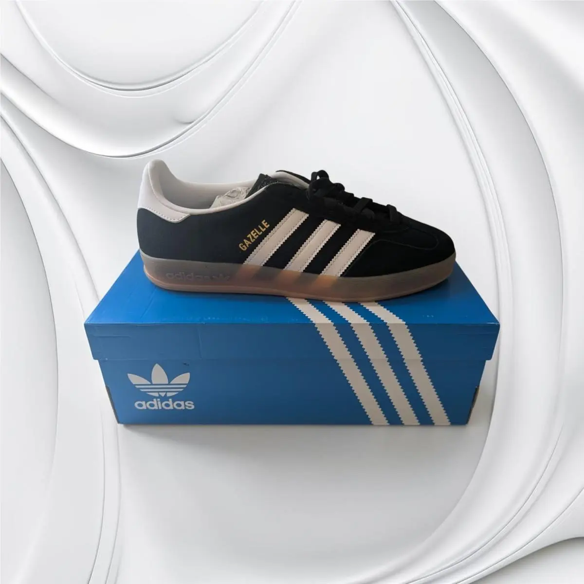 Adidas Gazelle Mens Black White Suede Gum Sole Sneaker Size 8