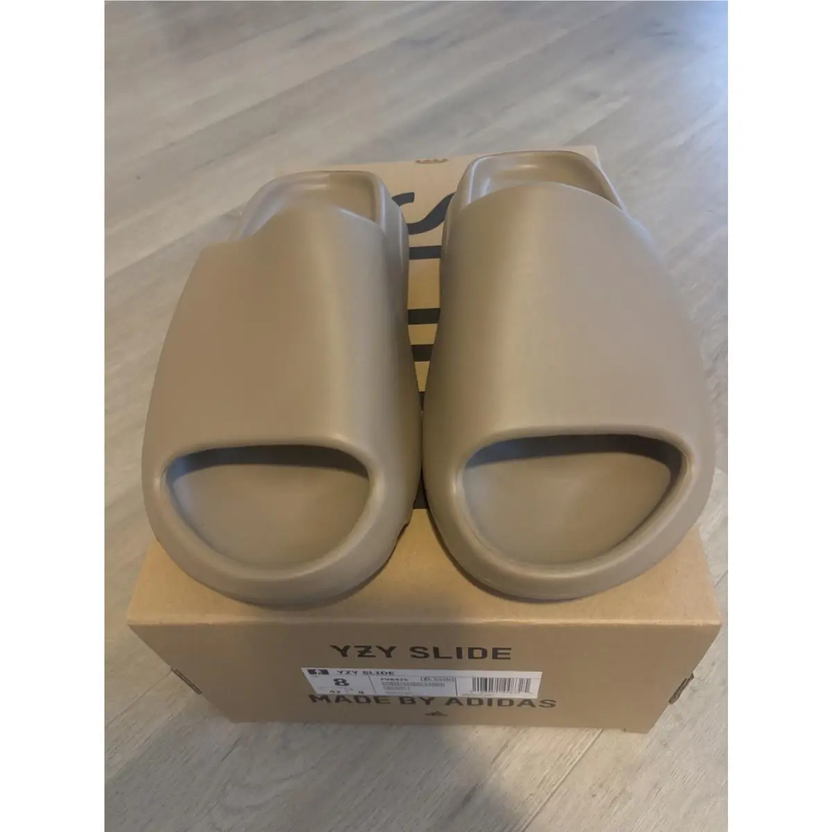 Yeezy Slide Earth Brown Size 8 by Adidas
