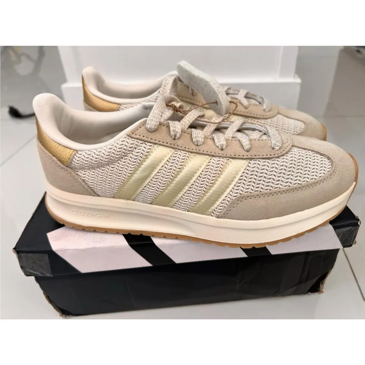Adidas shoes - adidas Run 70s - Run - Beige 0