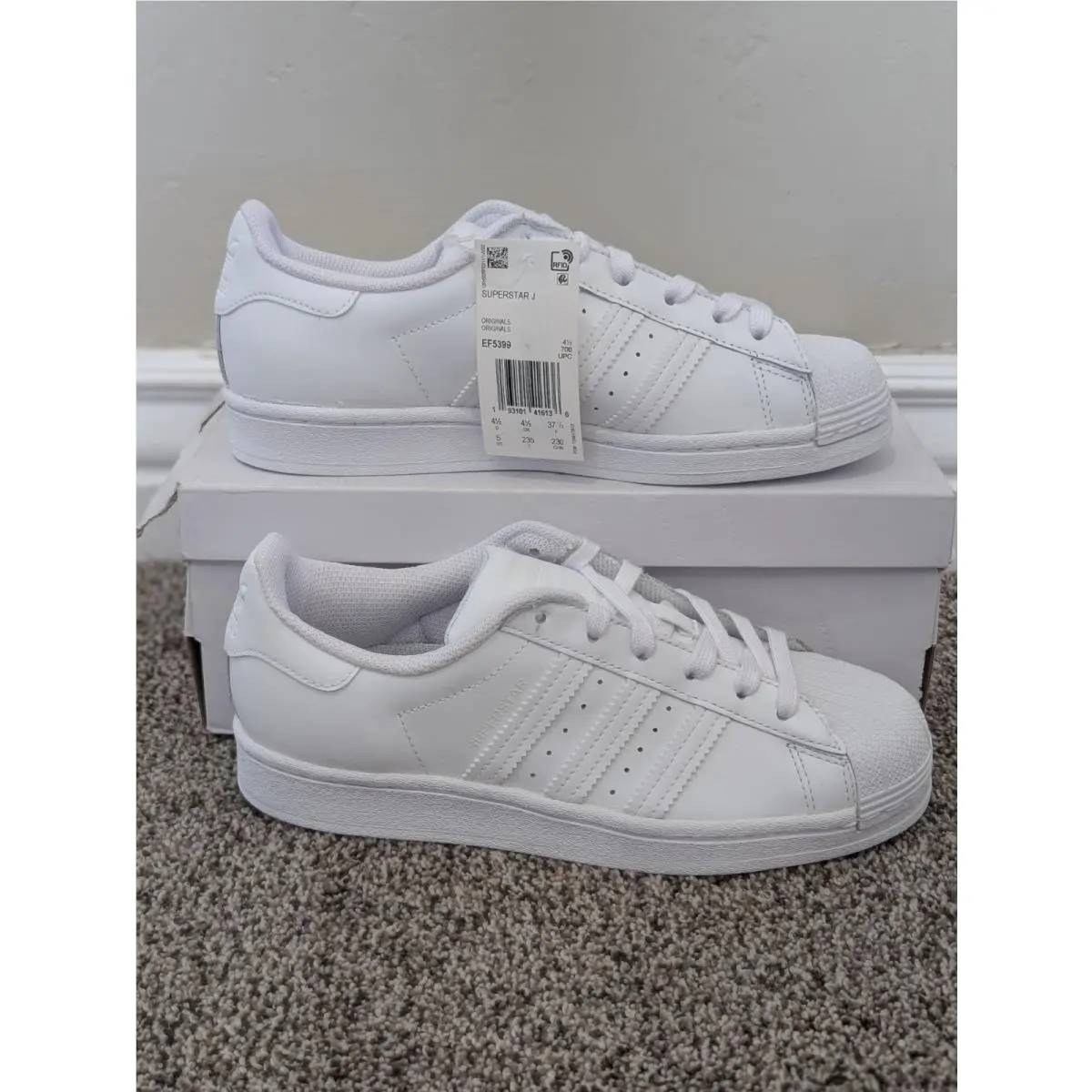 Size 5 Youth Unisex  Superstar J White Lace Up Trainers Low Top Sneakers by Adidas
