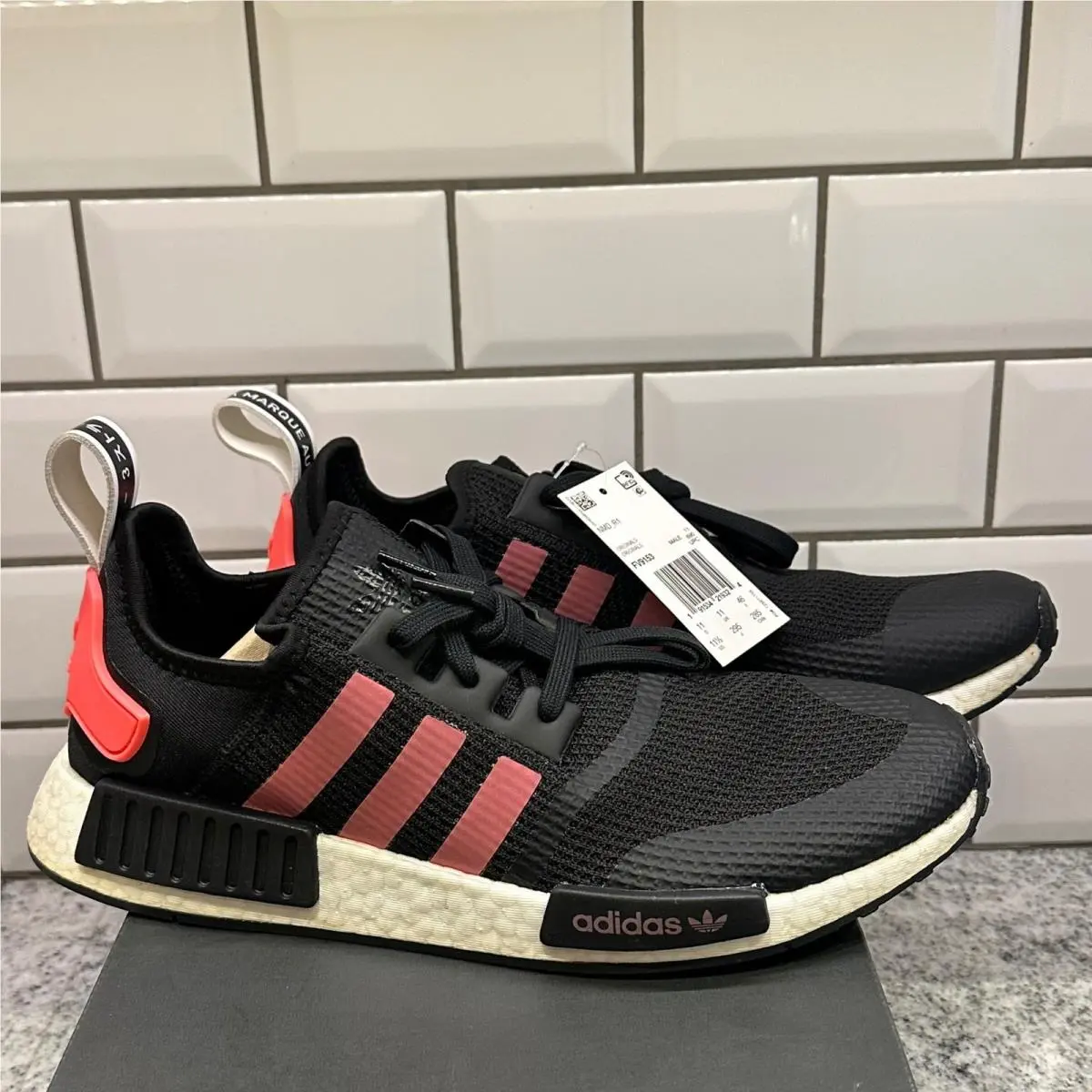 Adidas Nmd R1 FV9153 Black Pink Boost Mens Running Lifestyle Shoes Sz 11.5