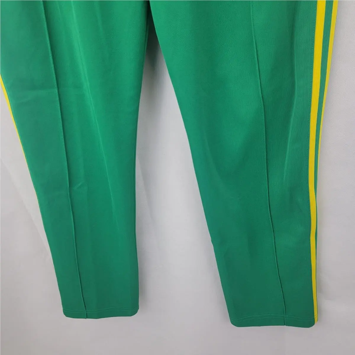 Adidas clothing - HK7404 - HK7404 - Green 1