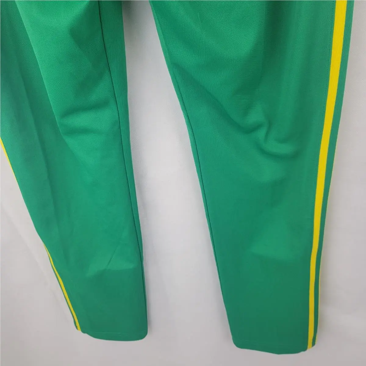 Adidas clothing - HK7404 - HK7404 - Green 5