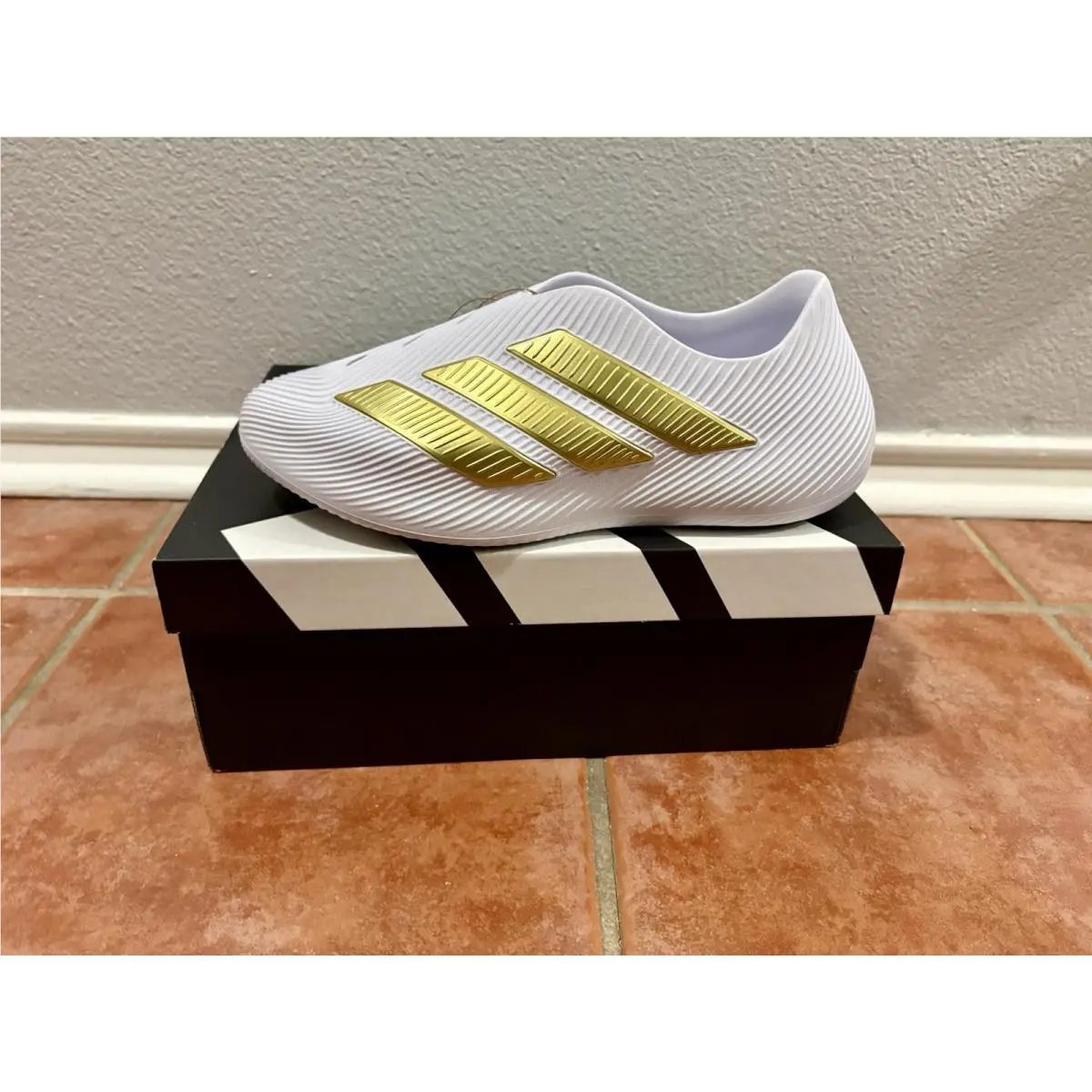 Purechill Men’s Low Top No Lacesneaker White/gold/black KJ5138 Sz 7 by Adidas