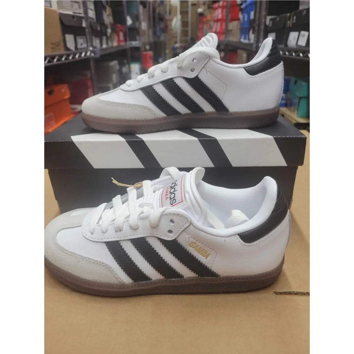 Adidas Unisex Samba Indoor Sneaker – White/black/vivid Red Size 6.5 US Men