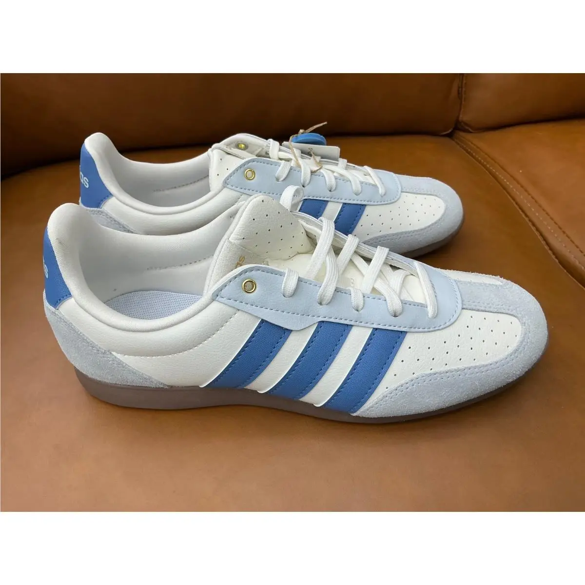 Barreda Lo Womens Size 8 White Blue Gum Sole HQ7390 Sneaker by Adidas