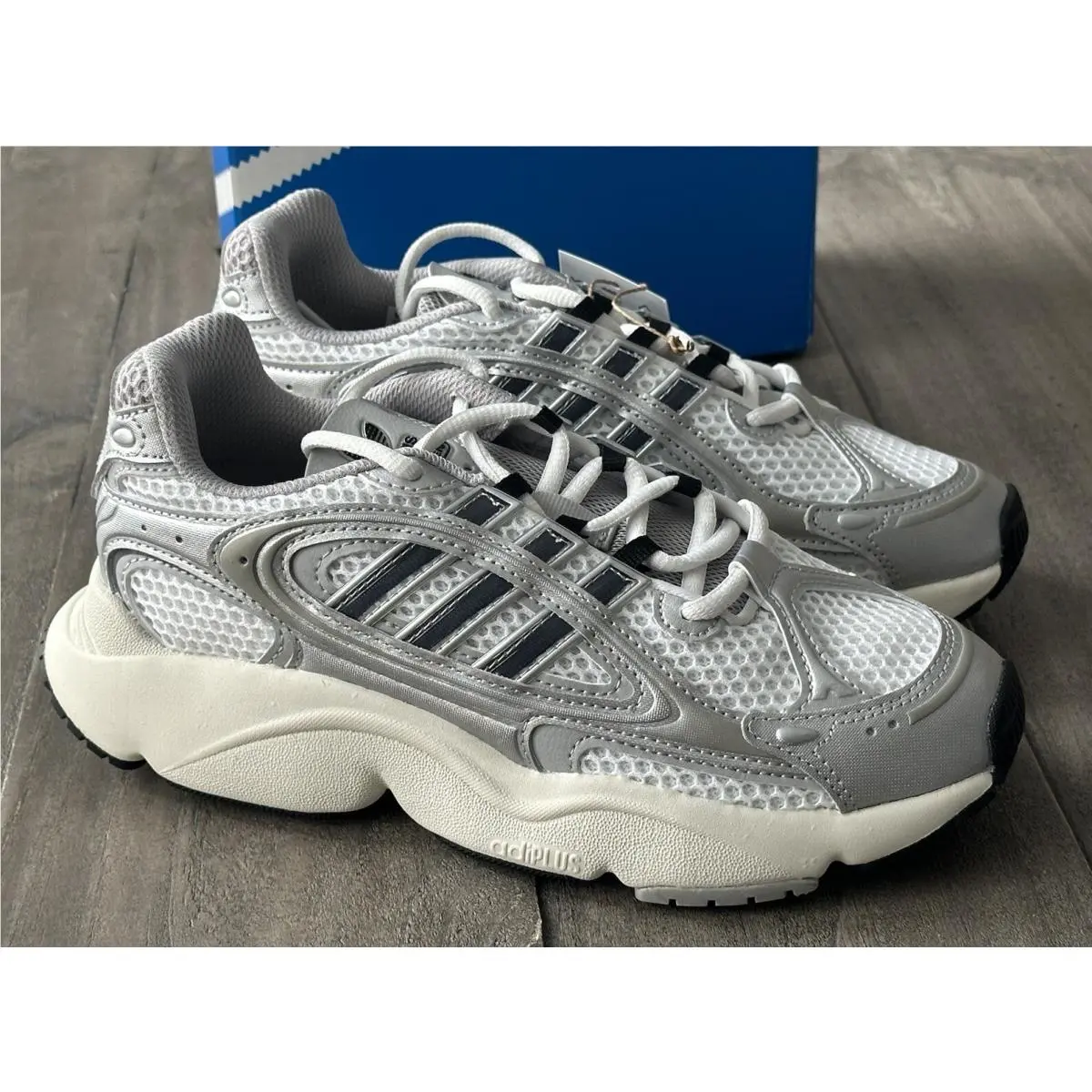 Ozmillen J Kid’s US Size 4.5 Cloud White / Core Black / Off White IF6590 by Adidas