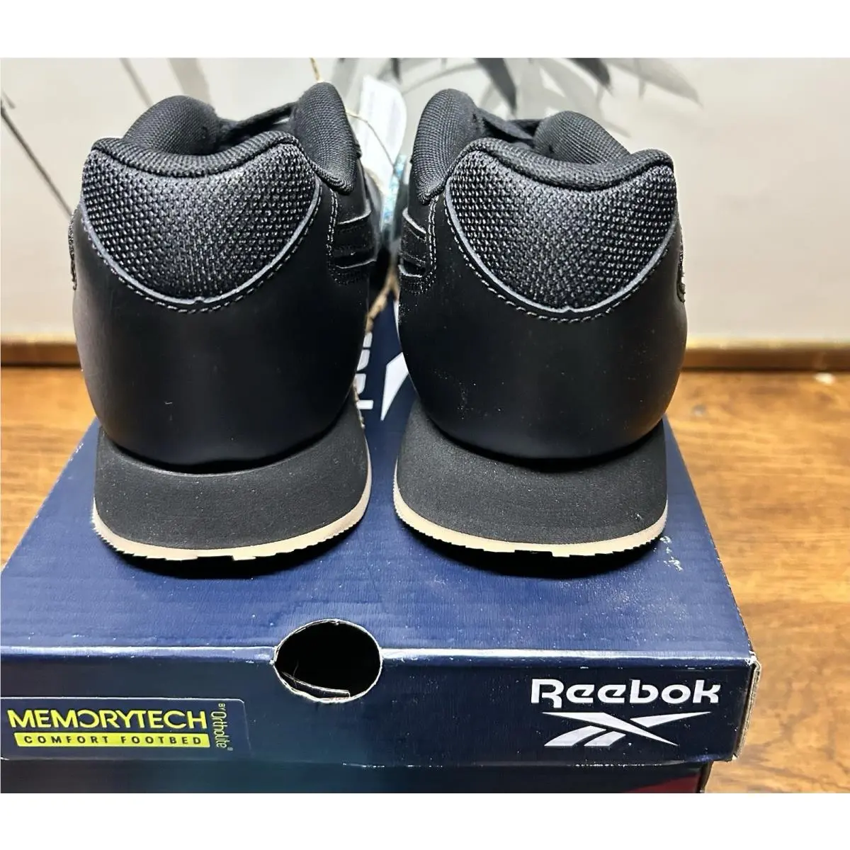 Reebok shoes - Reebok Classic - Classic - Black 3
