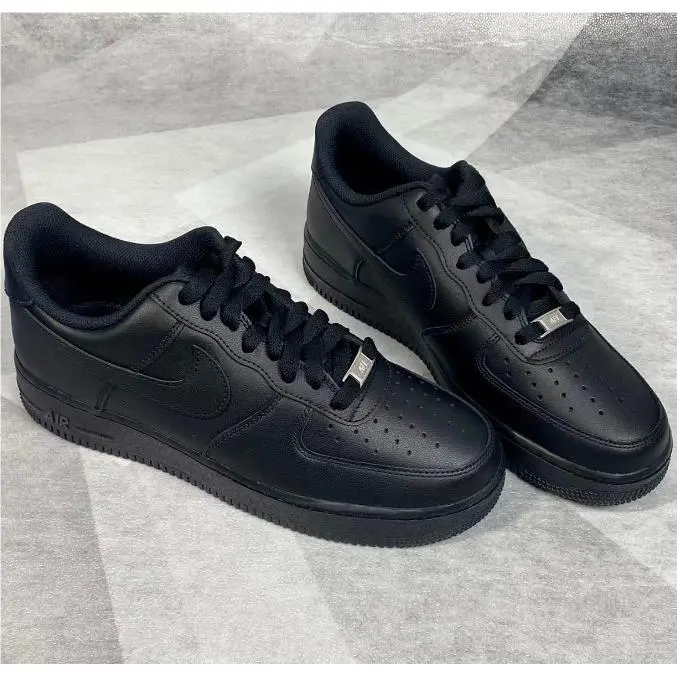 Nike shoes - Black 1