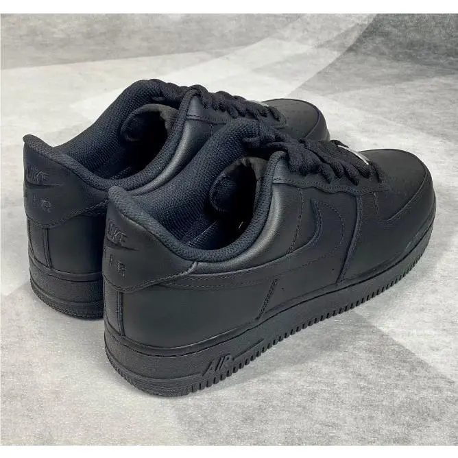 Nike shoes - Black 8