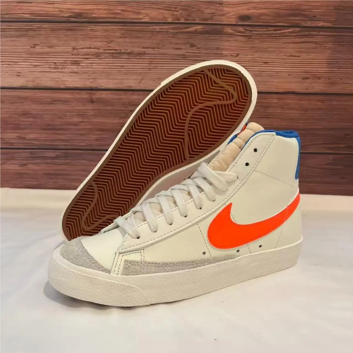 Nike shoes - Nike Blazer - Blazer - DQ4692-100 - Orange 3